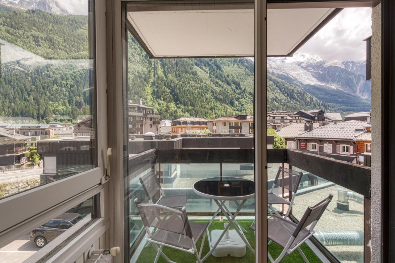 Appartement Le Petit Balcon avec vue sur le Mont-Blanc à Chamonix Extérieur photo